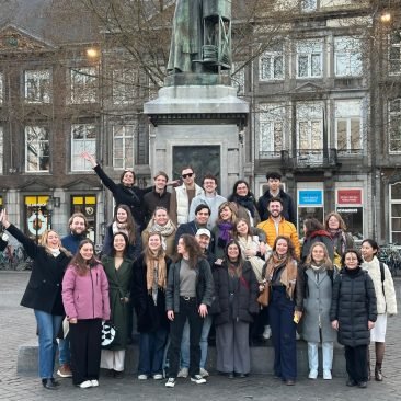 Groepsfoto van de Emerging Professionals verzameld in Maastricht in maart 2026