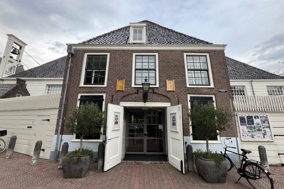 Deur van de amstelkerk