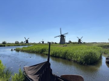Kinderdijk met boot